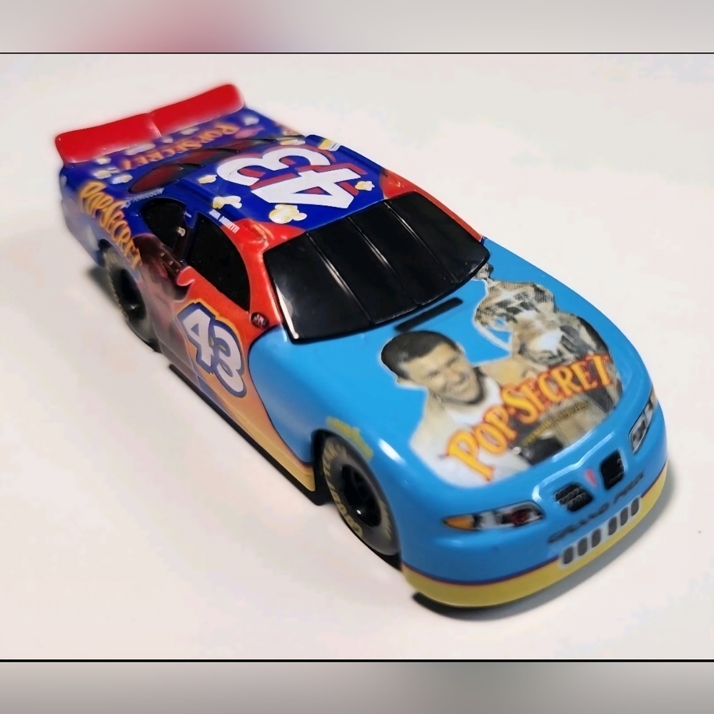 Pop Secret Popcorn #43 Richard Petty Pontiac Grand Prix 1/64 Diecast Promo Car
